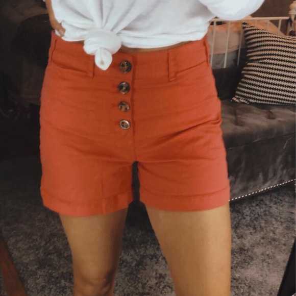 Old navy coral shorts! - Picture 1 of 1